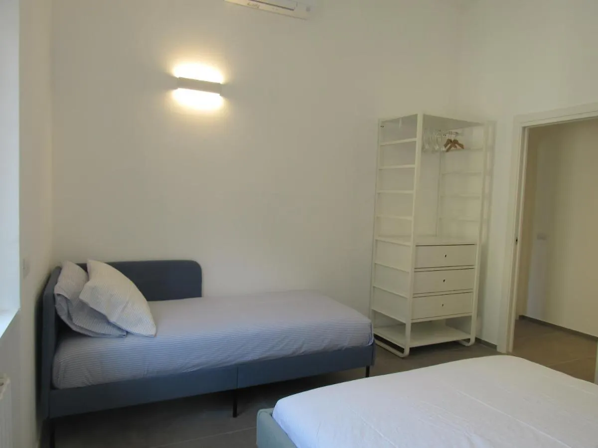 Appartement Make A Wish - Near The Center With Private Parking à Côme Italie