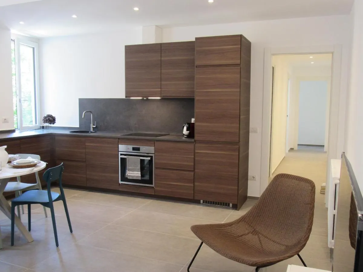 Make A Wish - Near The Center With Private Parking Apartment Como